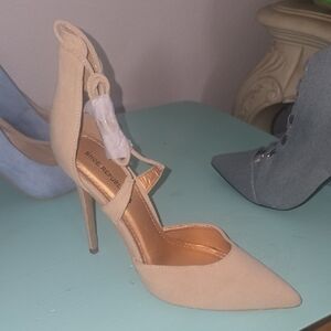 Shoe Republic LA Nude Pointed Heels